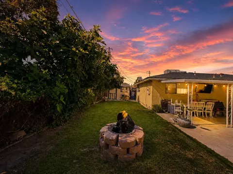 Exterior - 945 S 1st St, Kerman, CA 93630 photo 5 of 9