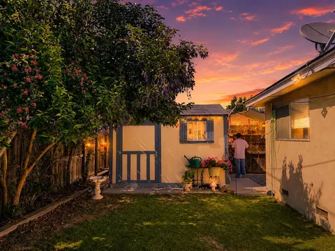 Exterior - 945 S 1st St, Kerman, CA 93630 photo 3 of 9
