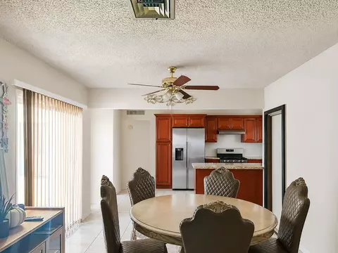 Dining - 945 S 1st St, Kerman, CA 93630 photo 4 of 4