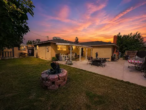 Exterior - 945 S 1st St, Kerman, CA 93630 photo 4 of 9