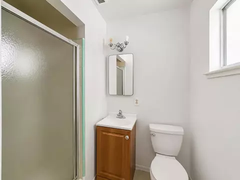 Bath - 945 S 1st St, Kerman, CA 93630 photo 1 of 3