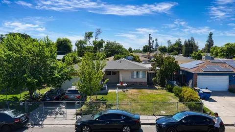 View/Area - 945 S 1st St, Kerman, CA 93630 photo 3 of 8
