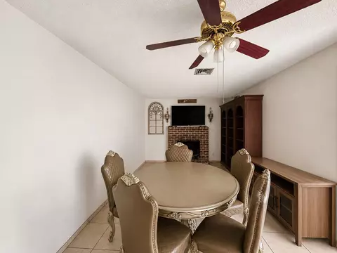 Dining - 945 S 1st St, Kerman, CA 93630 photo 1 of 4