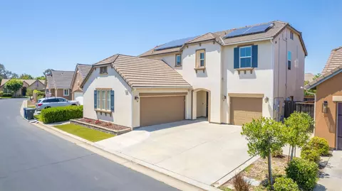 3727 Chessa Ln, Clovis, CA 93619