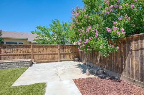 Exterior - 3727 Chessa Ln, Clovis, CA 93619 photo 6 of 8