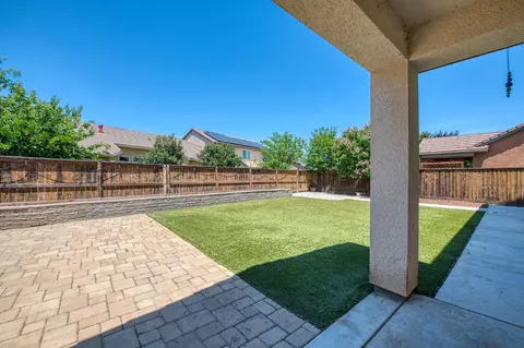 Exterior - 3727 Chessa Ln, Clovis, CA 93619 photo 3 of 8