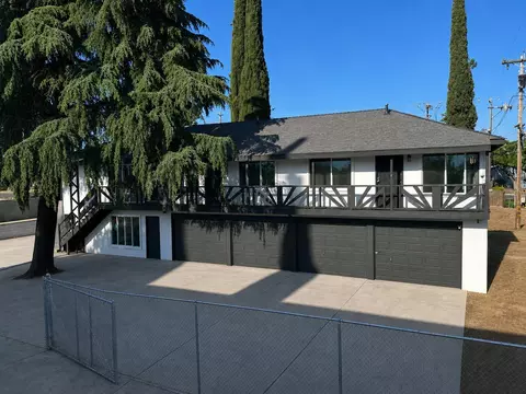 2026 E Hunter Ave, Fresno, CA 93703 photo 2