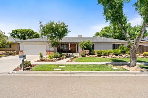 7361 N 3rd St, Fresno, CA 93720