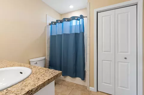 Bath - 10024 E Bullard Ave, Clovis, CA 93619 photo 5 of 7