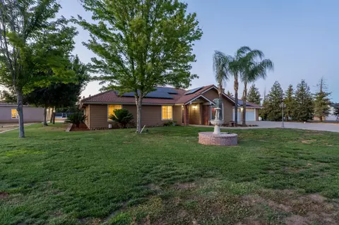 Exterior - 10024 E Bullard Ave, Clovis, CA 93619 photo 3 of 28