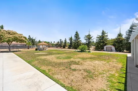 Exterior - 10024 E Bullard Ave, Clovis, CA 93619 photo 21 of 28