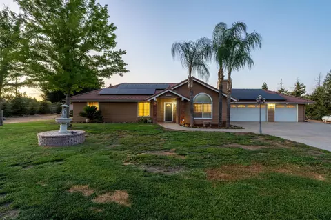 10024 E Bullard Ave, Clovis, CA 93619