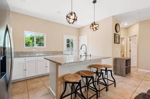 Kitchen - 10024 E Bullard Ave, Clovis, CA 93619 photo 5 of 6