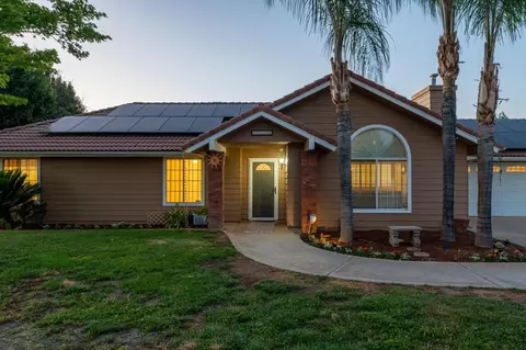 Exterior - 10024 E Bullard Ave, Clovis, CA 93619 photo 4 of 28