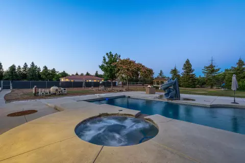 Exterior - 10024 E Bullard Ave, Clovis, CA 93619 photo 7 of 28