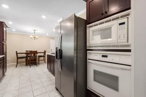 Kitchen - 10024 E Bullard Ave, Clovis, CA 93619 photo 2 of 6