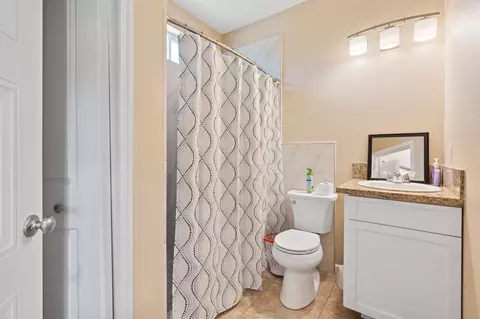 Bath - 10024 E Bullard Ave, Clovis, CA 93619 photo 7 of 7