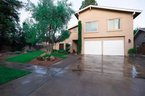8296 N Del Mar Ave, Fresno, CA 93711