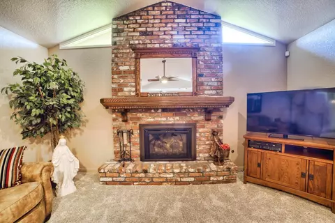 Living - 409 California Ave, Madera, CA 93637 photo 2 of 3