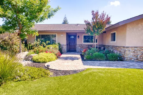 Exterior - 409 California Ave, Madera, CA 93637 photo 5 of 11