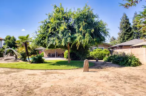 Exterior - 409 California Ave, Madera, CA 93637 photo 10 of 11