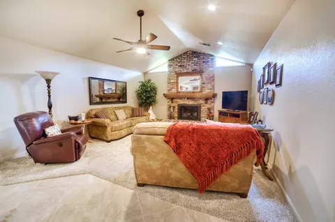 Living - 409 California Ave, Madera, CA 93637 photo 1 of 3