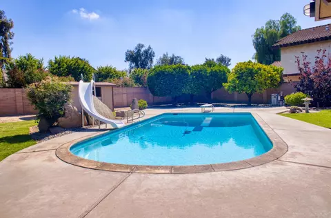 Exterior - 409 California Ave, Madera, CA 93637 photo 8 of 11