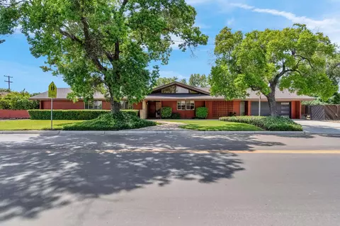 201 Hill Ave, Sanger, CA 93657