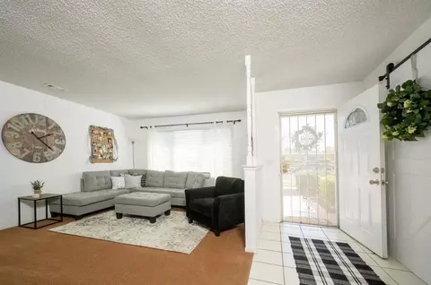 Entry Way - 1725 Fairmont Ave, Clovis, CA 93611 photo 1 of 2