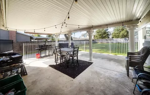 Exterior - 1725 Fairmont Ave, Clovis, CA 93611 photo 3 of 8