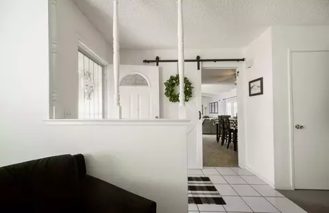 Entry Way - 1725 Fairmont Ave, Clovis, CA 93611 photo 2 of 2
