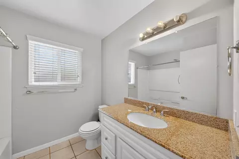 Bath - 1091 Stanford Ave, Clovis, CA 93611 photo 1 of 5