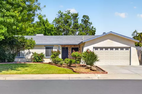 1091 Stanford Ave, Clovis, CA 93611