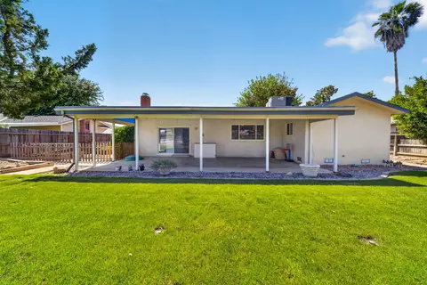 Exterior - 1091 Stanford Ave, Clovis, CA 93611 photo 6 of 10