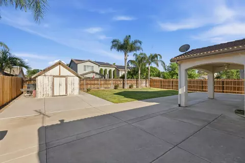 Exterior - 1406 Lily Ave, Sanger, CA 93657 photo 2 of 3