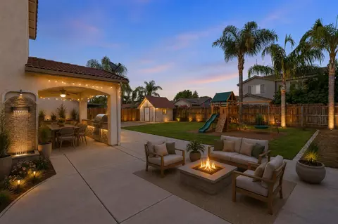 Exterior - 1406 Lily Ave, Sanger, CA 93657 photo 3 of 3