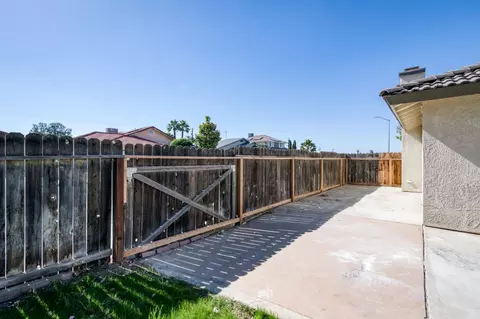 Exterior - 2929 W Sinclair St, Caruthers, CA 93609 photo 3 of 4