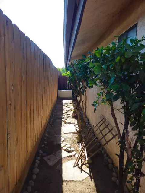 Exterior - 1657 Willow Ave, Clovis, CA 93612 photo 4 of 5