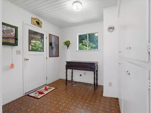 Entry Way - 45167 Tolladay Rd, Oakhurst, CA 93644 photo 2 of 2