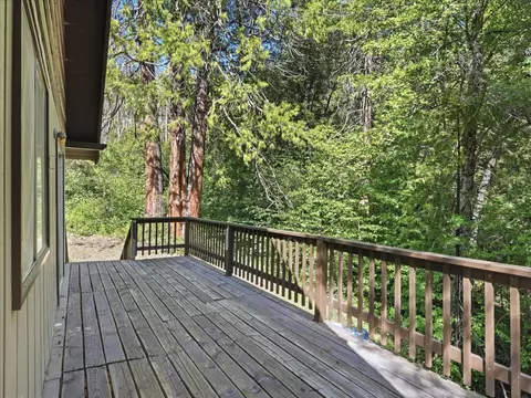 Exterior - 45167 Tolladay Rd, Oakhurst, CA 93644 photo 4 of 21