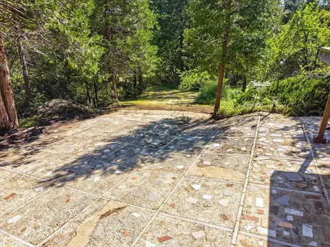 Exterior - 45167 Tolladay Rd, Oakhurst, CA 93644 photo 19 of 21