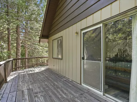 Exterior - 45167 Tolladay Rd, Oakhurst, CA 93644 photo 5 of 21