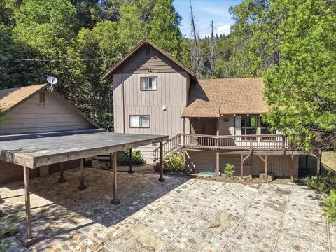 Exterior - 45167 Tolladay Rd, Oakhurst, CA 93644 photo 2 of 21