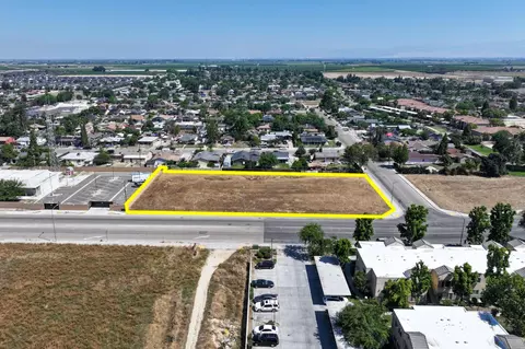 0 Tuolumne St, Parlier, CA 93648