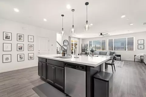 Kitchen - 4155 Dennis Ave, Clovis, CA 93619 photo 6 of 8