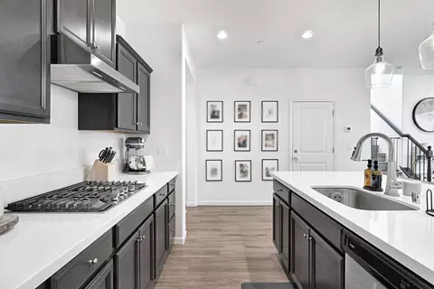 Kitchen - 4155 Dennis Ave, Clovis, CA 93619 photo 7 of 8