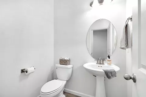 Bath - 4155 Dennis Ave, Clovis, CA 93619 photo 1 of 4