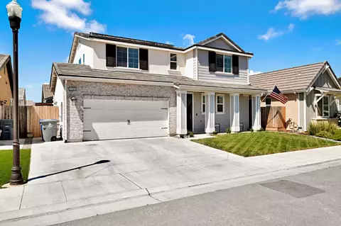 Exterior - 4155 Dennis Ave, Clovis, CA 93619 photo 2 of 8