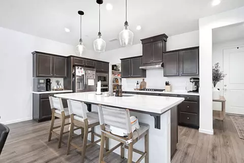 Kitchen - 4155 Dennis Ave, Clovis, CA 93619 photo 4 of 8
