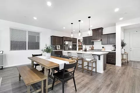 Kitchen - 4155 Dennis Ave, Clovis, CA 93619 photo 3 of 8